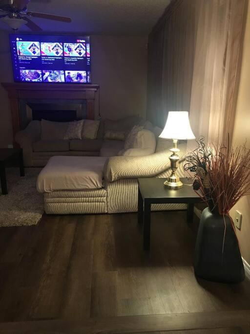 Holiday home Renovated 4 Bedrooms 20 Sleeps Shopping Mall *