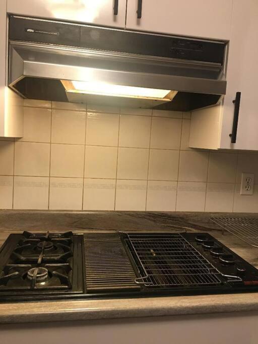 Renovated 4 Bedrooms 20 Sleeps Shopping Mall Edmonton