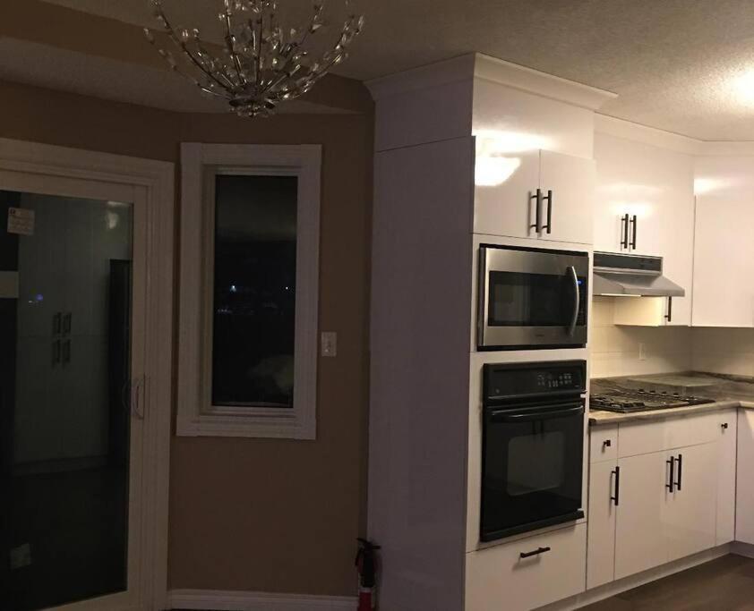 Holiday home Renovated 4 Bedrooms 20 Sleeps Shopping Mall