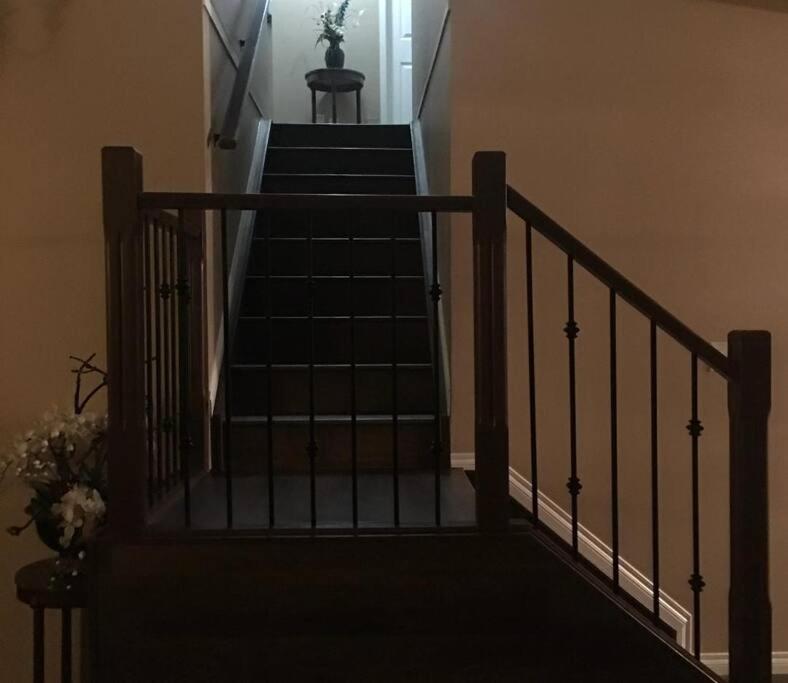 Renovated 4 Bedrooms 20 Sleeps Shopping Mall