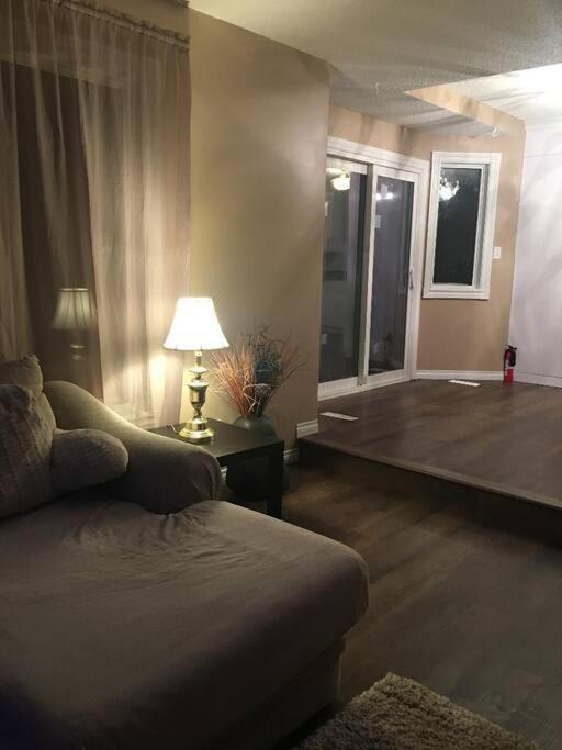 Holiday home Renovated 4 Bedrooms 20 Sleeps Shopping Mall