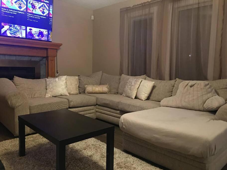 Holiday home Renovated 4 Bedrooms 20 Sleeps Shopping Mall *
