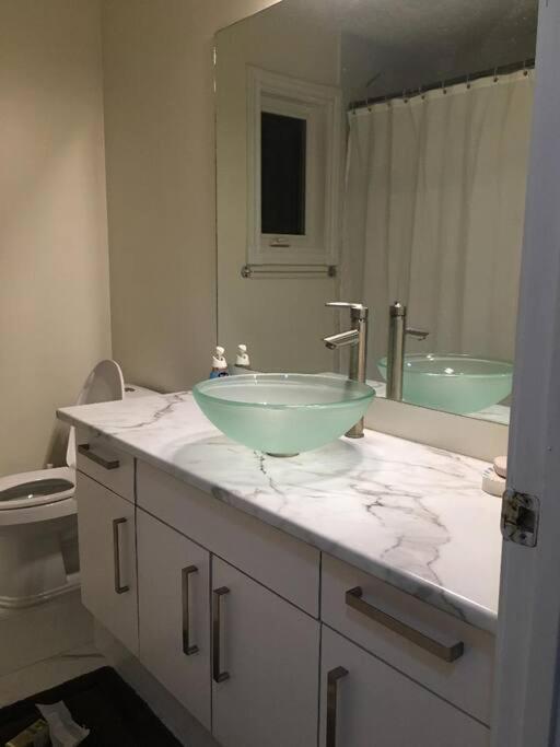 Renovated 4 Bedrooms 20 Sleeps Shopping Mall *