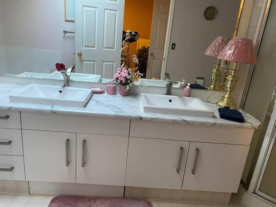 Holiday home Renovated 4 Bedrooms 20 Sleeps Shopping Mall